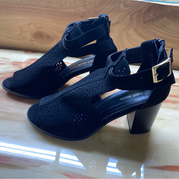 Top Moda Chunky Heel Open Toe Sandal - Picture 2 of 10